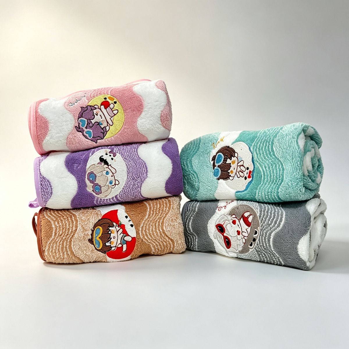 Embroidery Thread - Anime Love and Deepspace Korallenfleece-Handtuch, niedliche