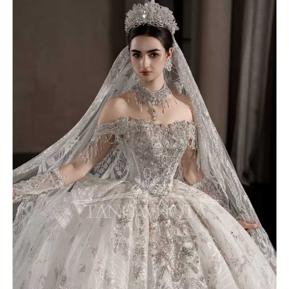 Luxuriöses schulterfreies Ball – Embroidery Organza Bewertung und Preis