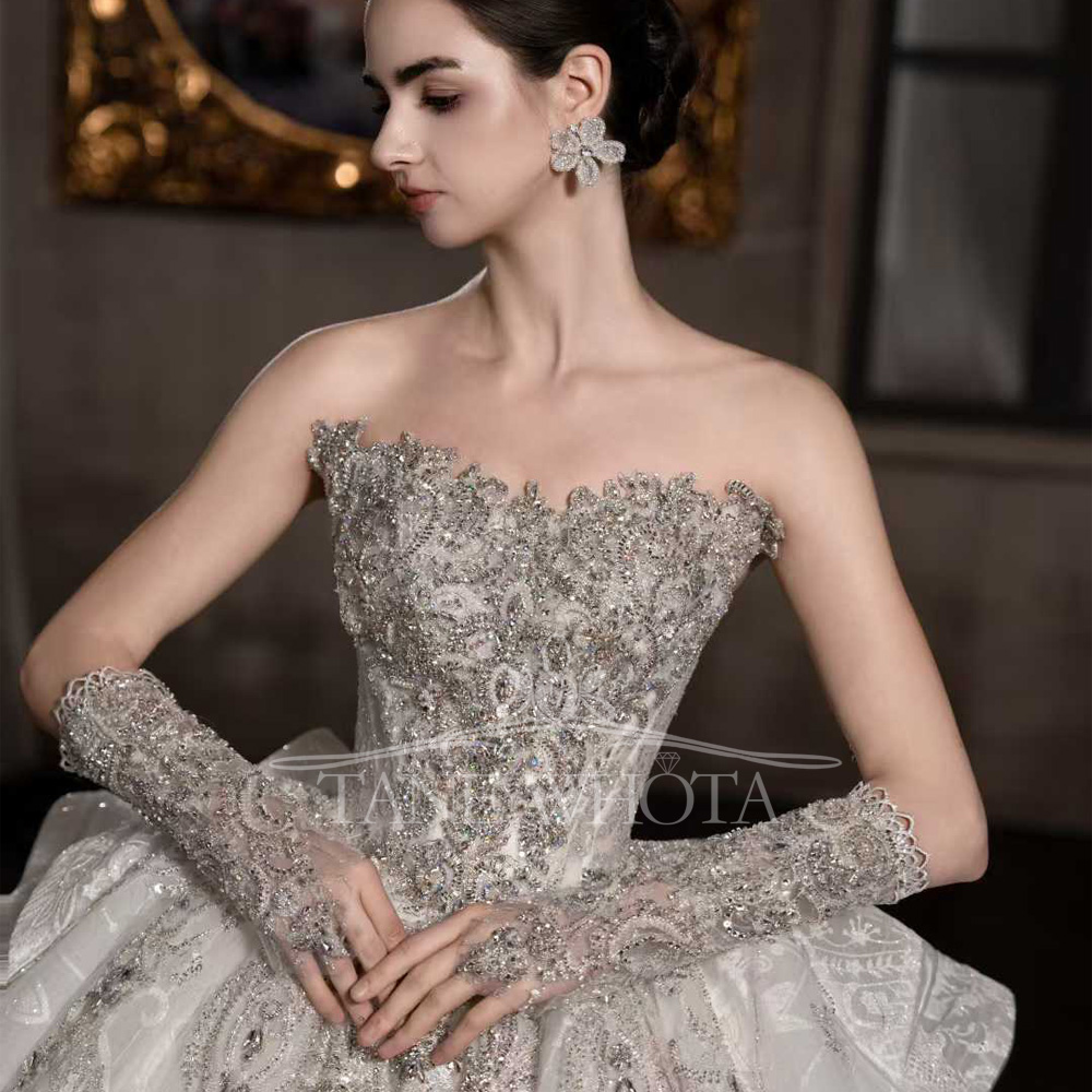 Luxuriöses schulterfreies Ball – Embroidery Organza Bewertung und Preis