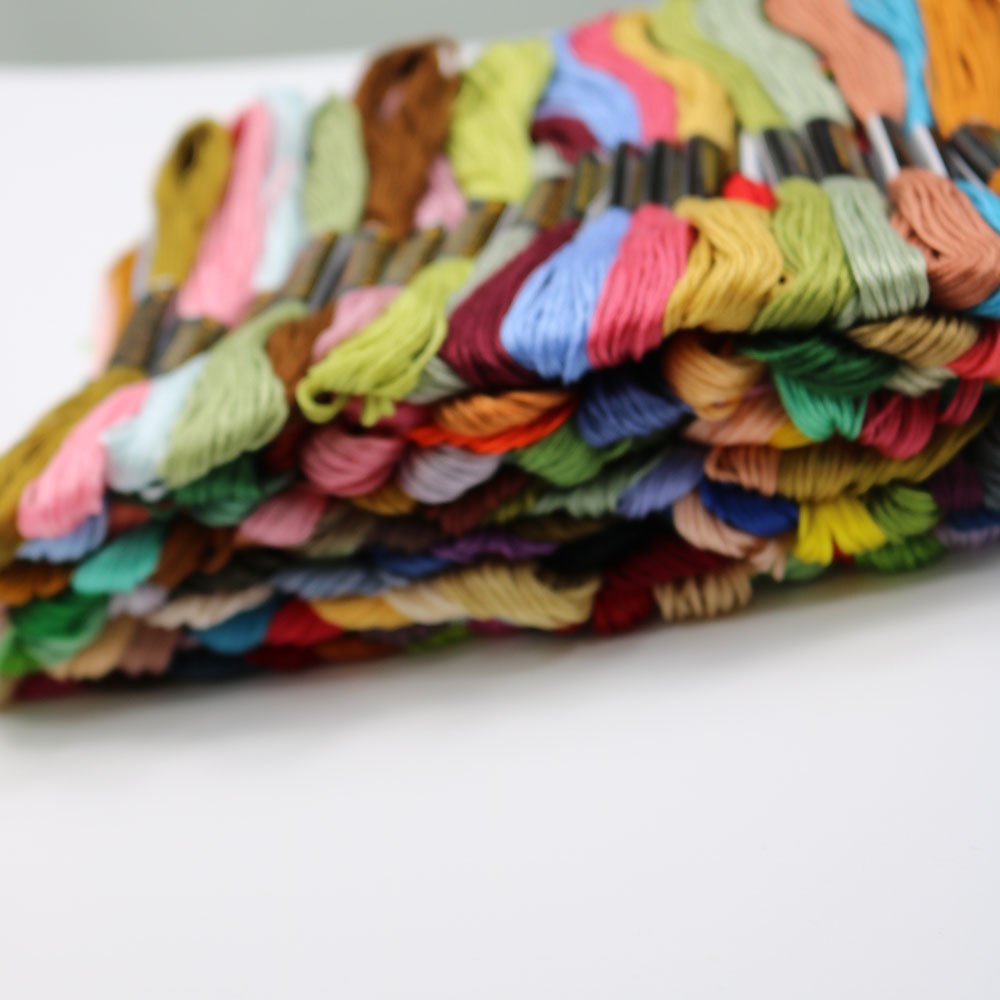 Festes 50-Farben-Kreuzstichgar – Embroidery Stitches Bewertung und Preis